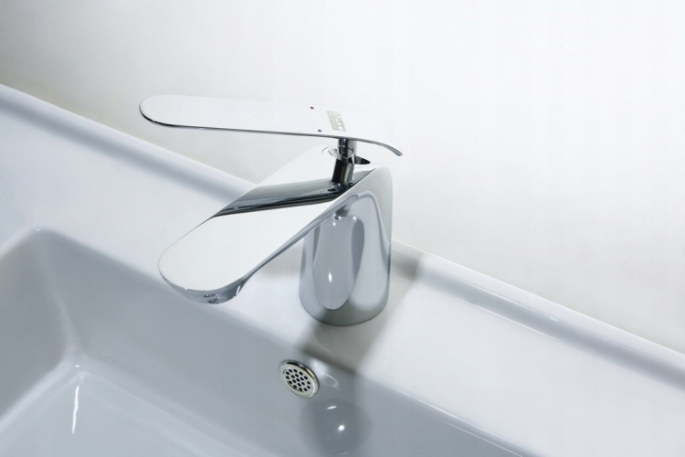 Art Platino Emi-Bun.010BC Chrome Washbasin Faucet