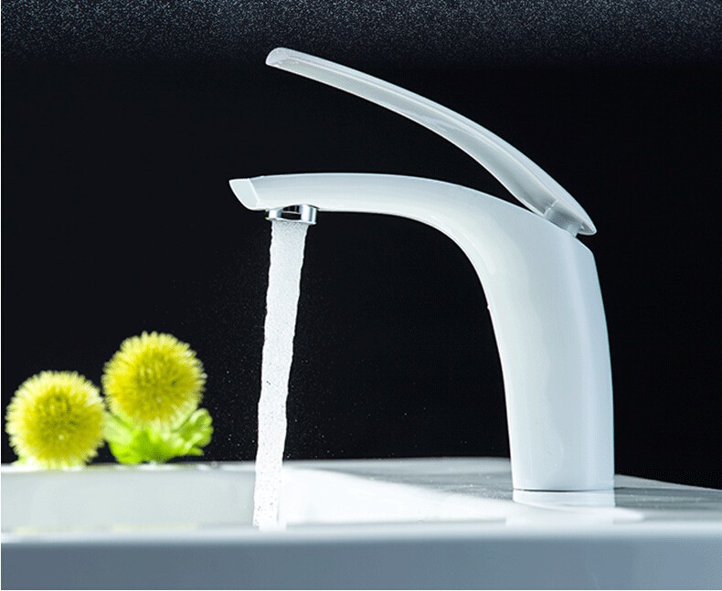 Biela kúpeľňa Washbasin