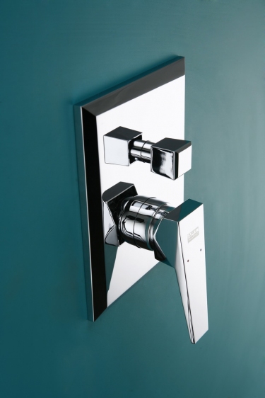 Flush -Mounted Battery Art Platino Year Chrome