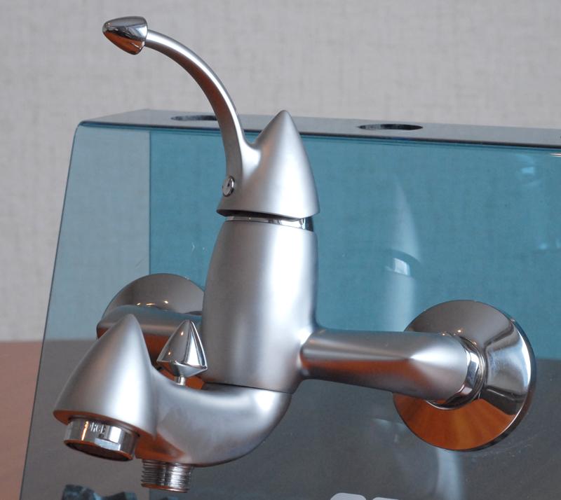 Faris Young Chrom Mat Bath Battery