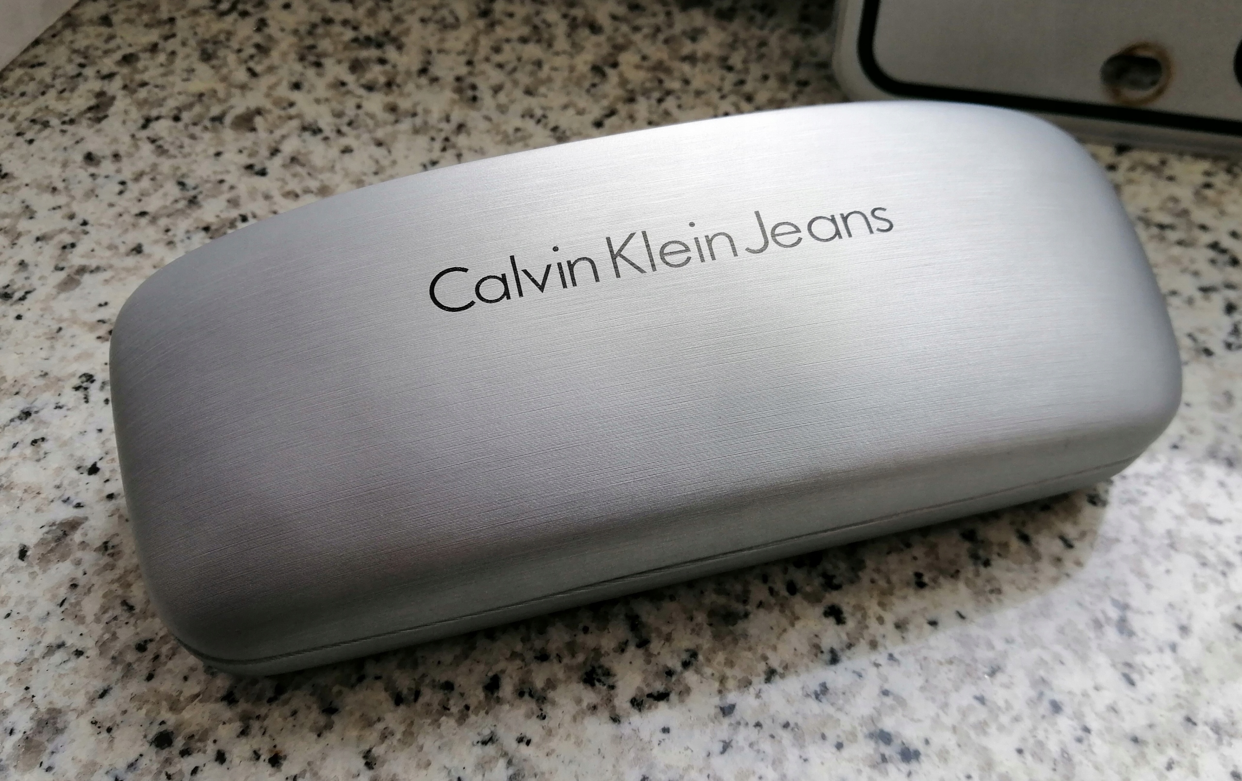 Calvin Klein Jeans puzdro pre okuliare {new}