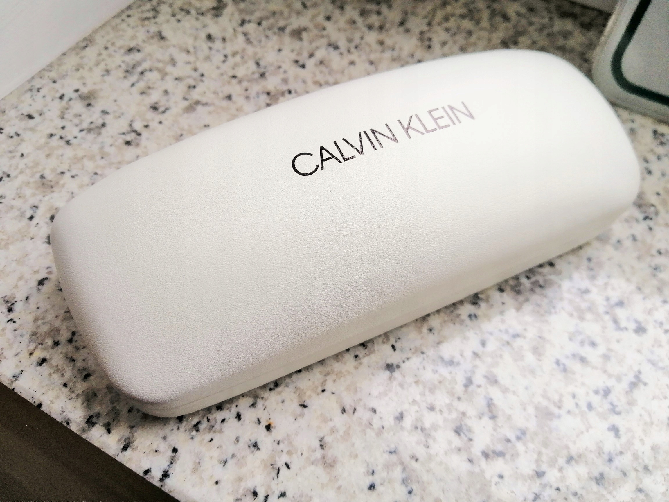 Calvin Klein Ekologická koža puzdro