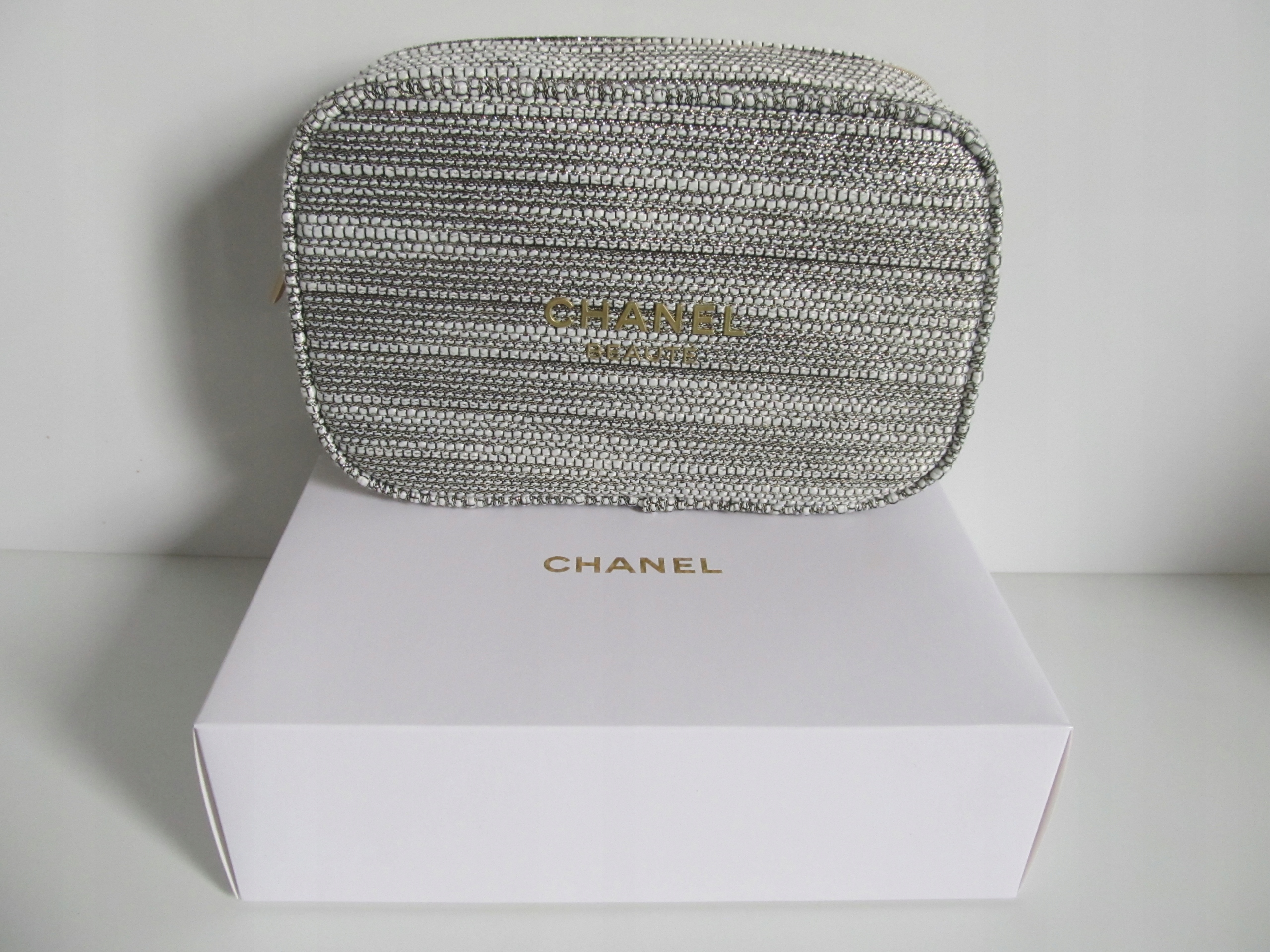 Kozmelický Chanel Beaute Gray