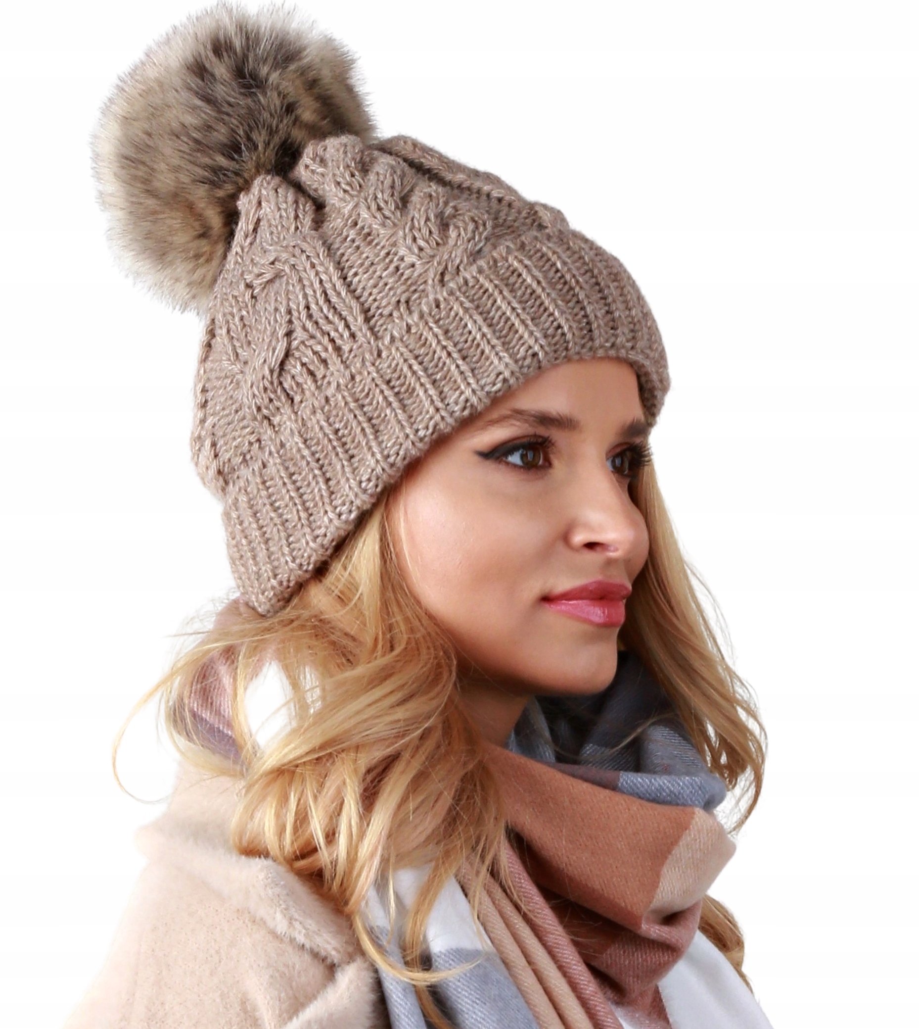 ČIAPKA Zimná s brmbolcom fleece vrkoč COLORS A6