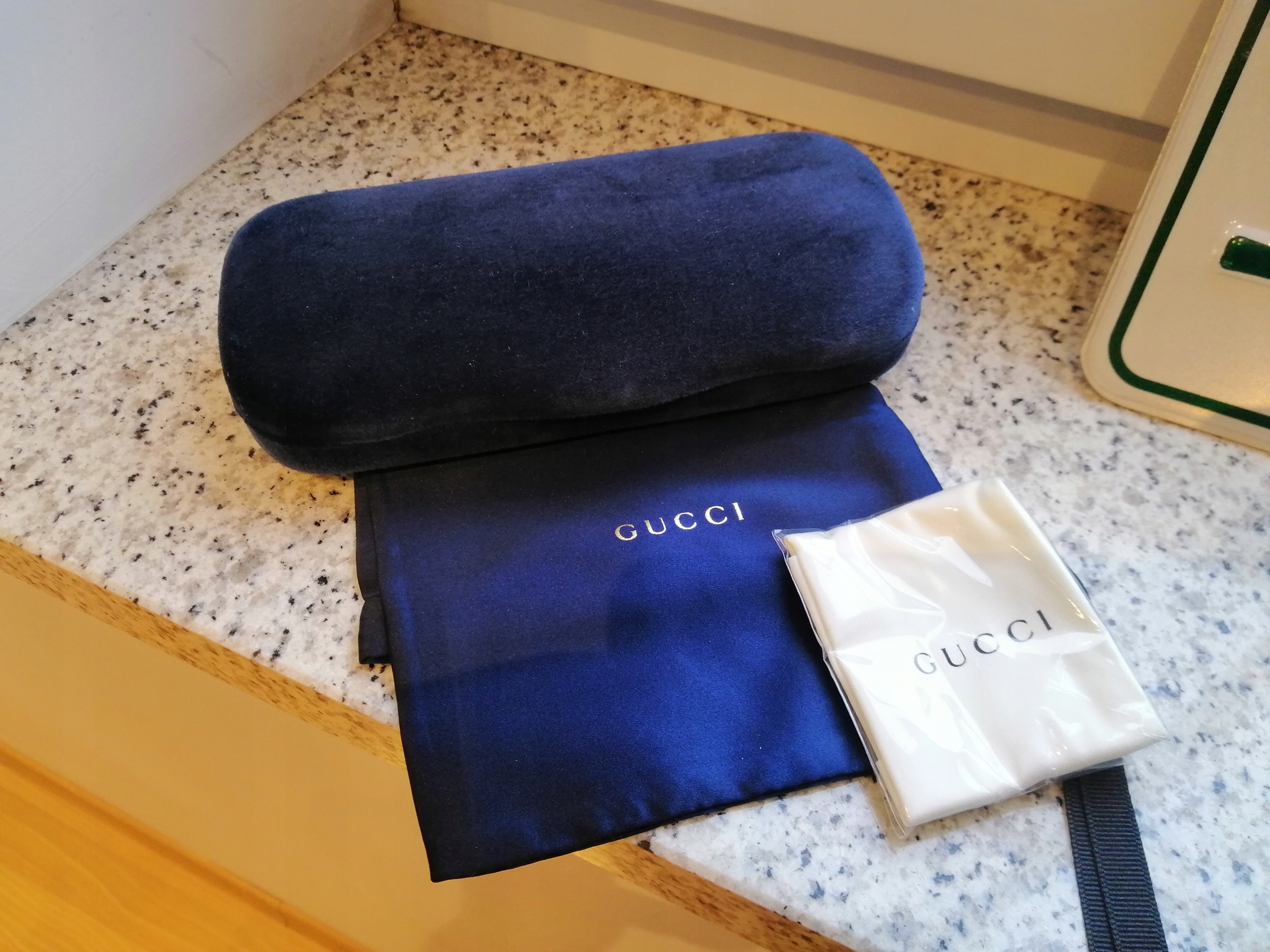 Gucci Case Gule Original {new} skvelé !!