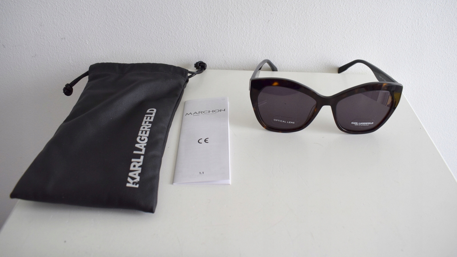 Slnečné okuliare Karl Lagerfeld Cat - Unisex Product