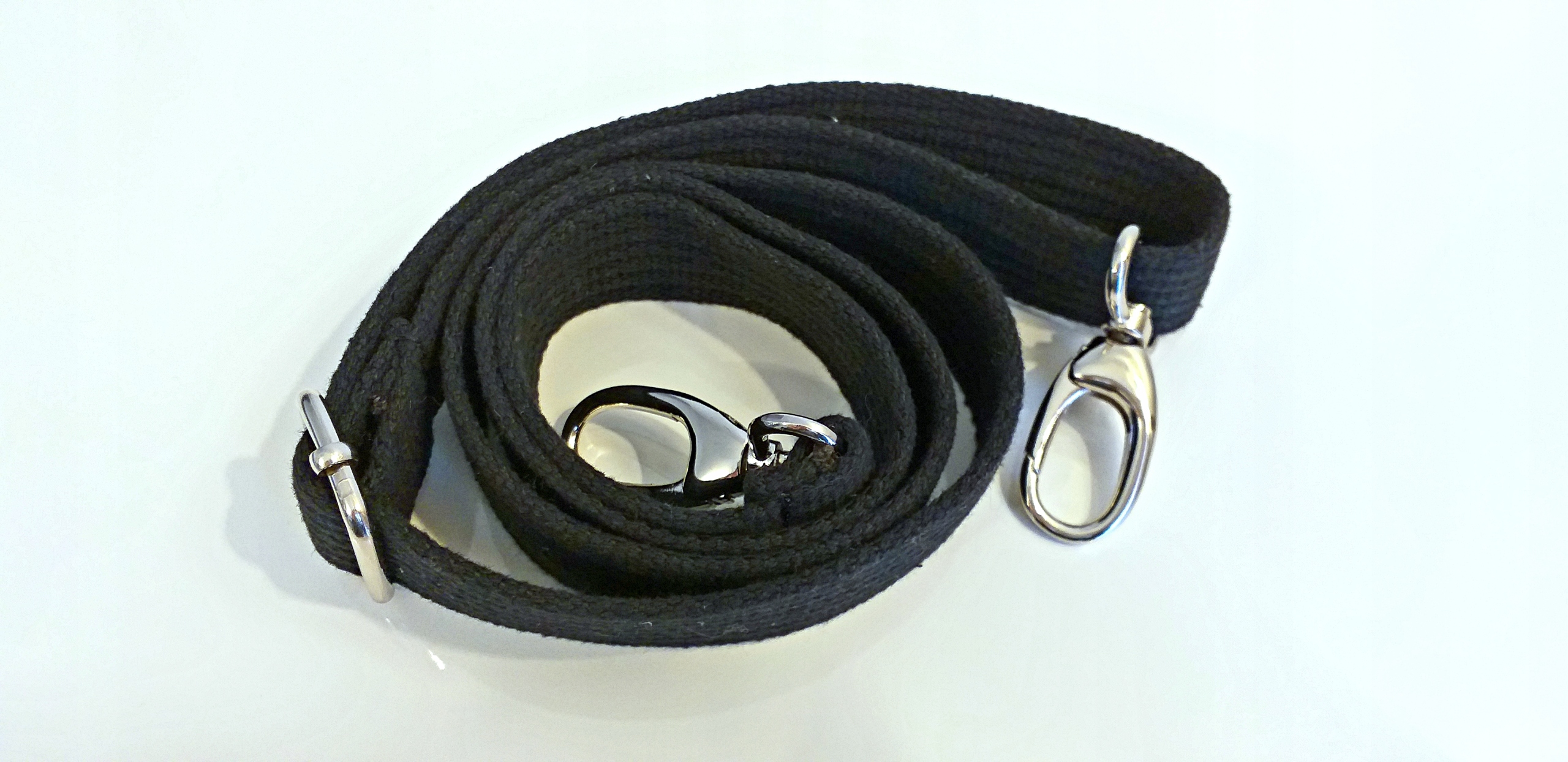 Opasok - Kožený rohový čierny pás - Unisex Product