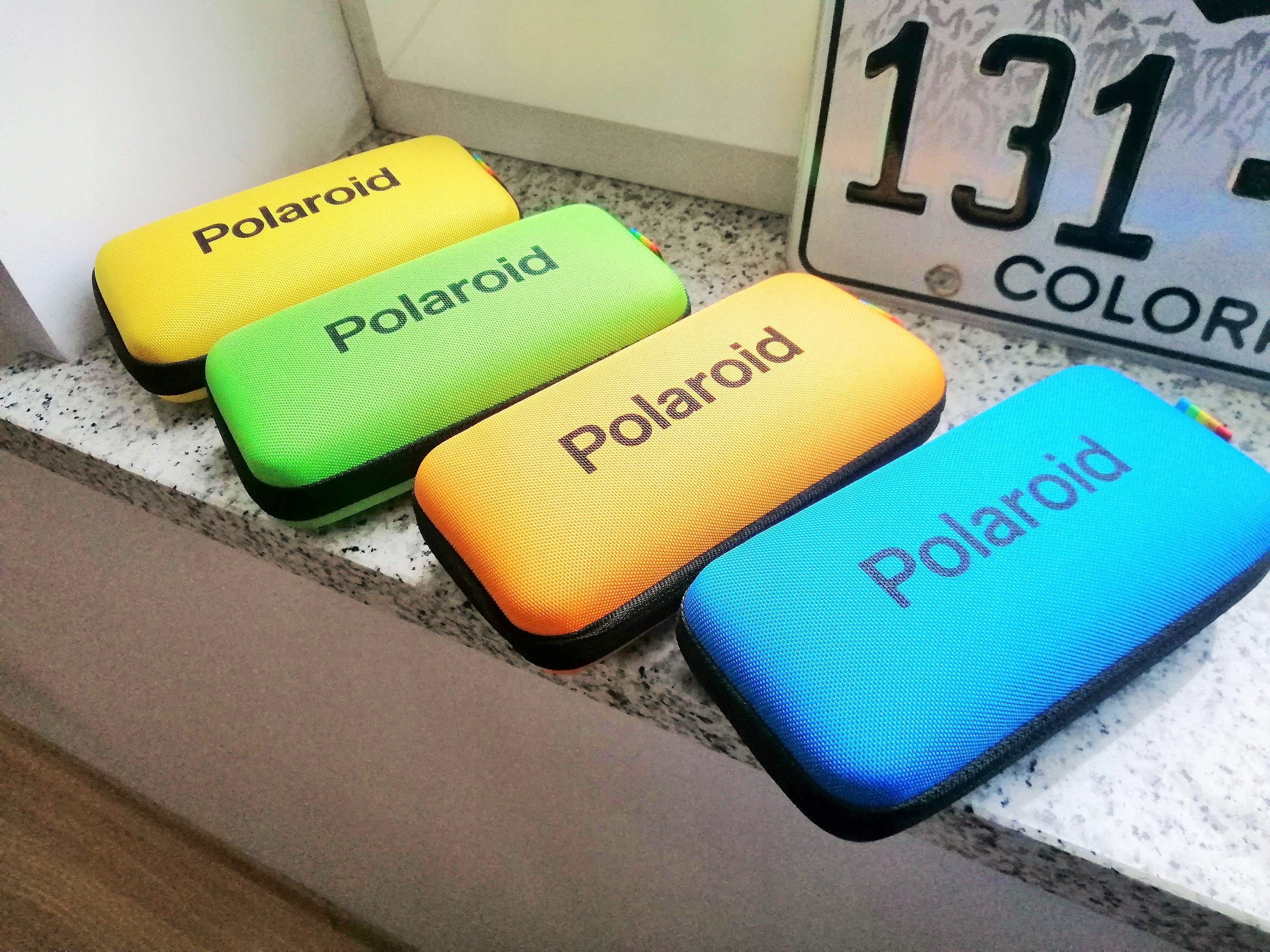 Syntetické puzdro polaroidov