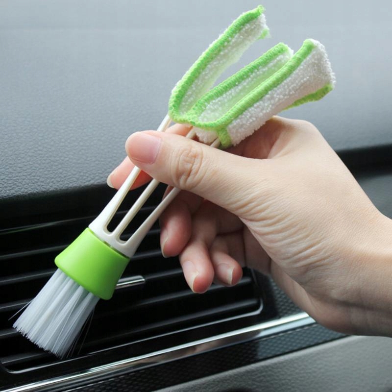 Čistenie automobilu z plastu