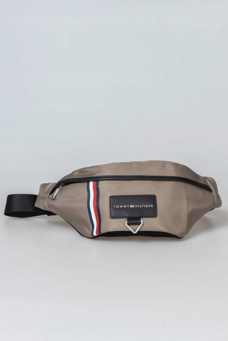 Tommy Hilfiger Kidney SACHET KHAKY LIGH PLN 450