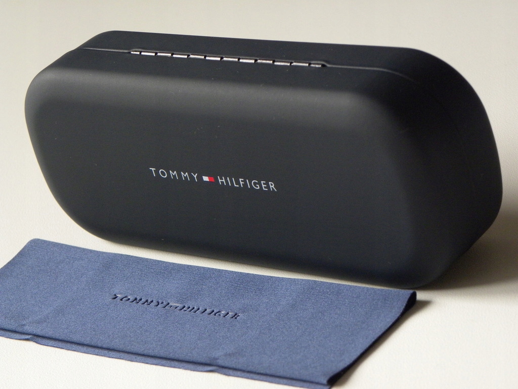 Puzdro na okuliare Tommy Hilfiger