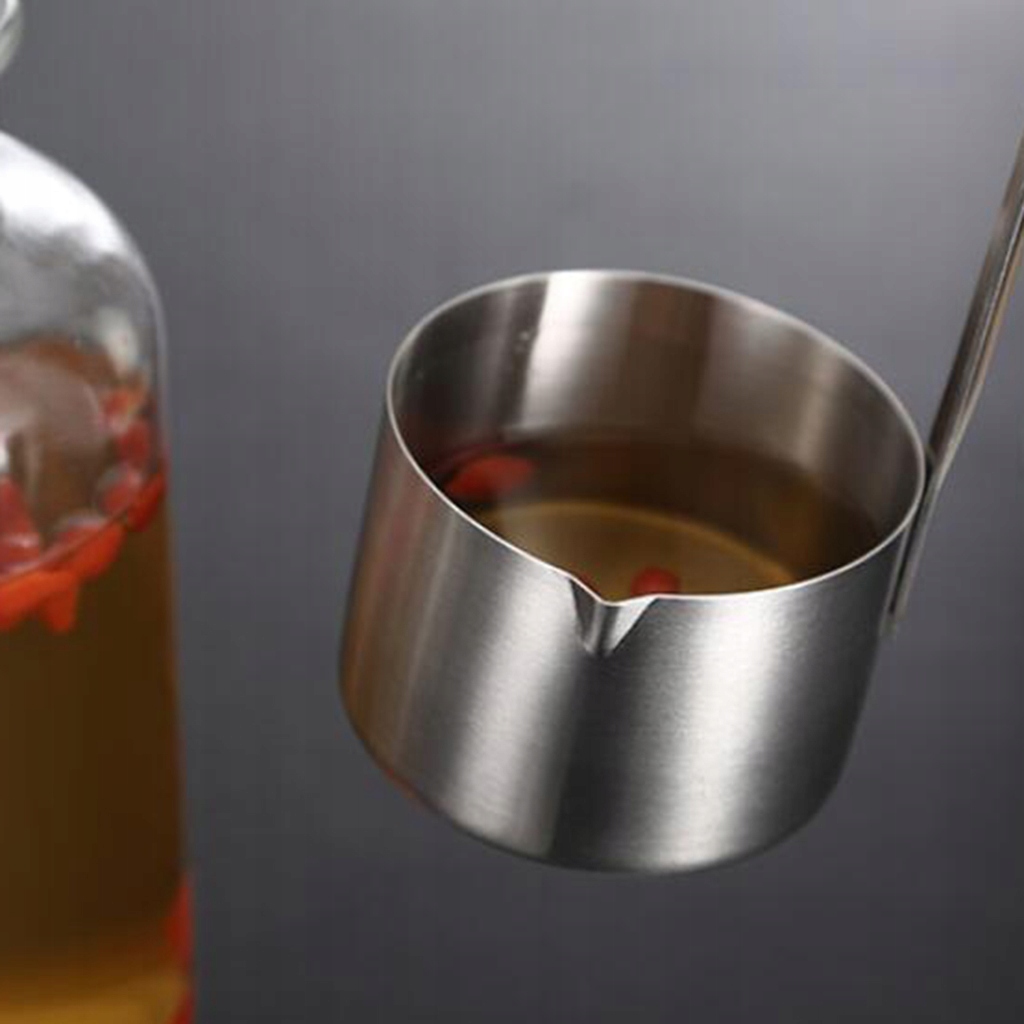 Víťazný vozík na nalievanie piva visiaci lyžičkou