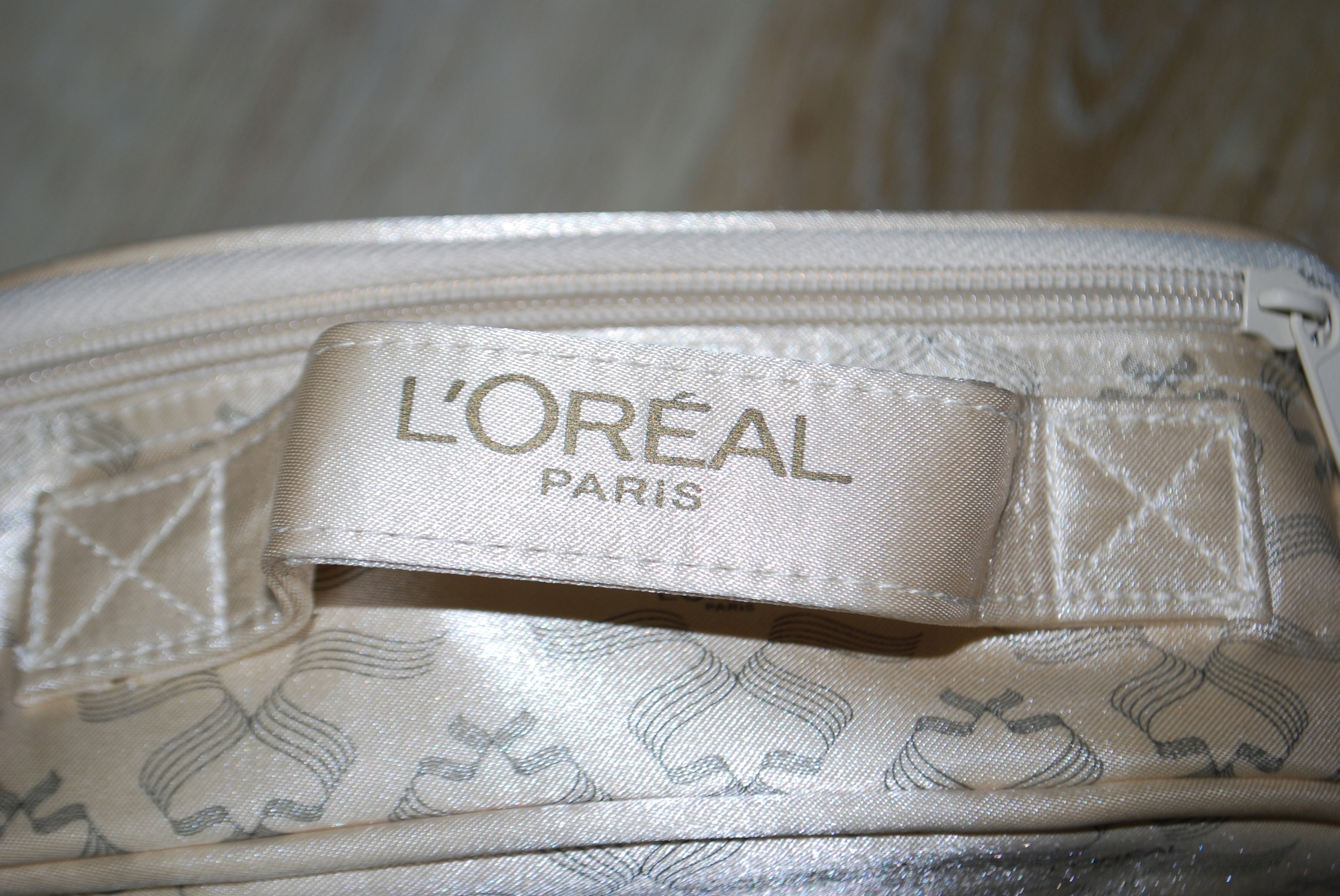 Kozmetička Loreal Little Béžová